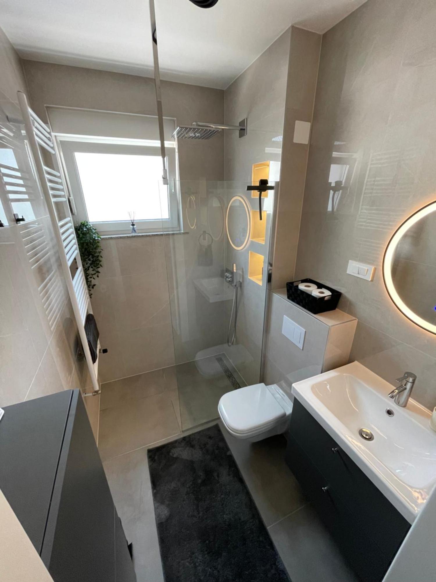 Apartment B Arena *